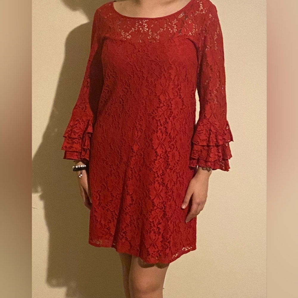 J HOWARD dress womens, red ruffled sleeves lace fabric size 6, good condition.